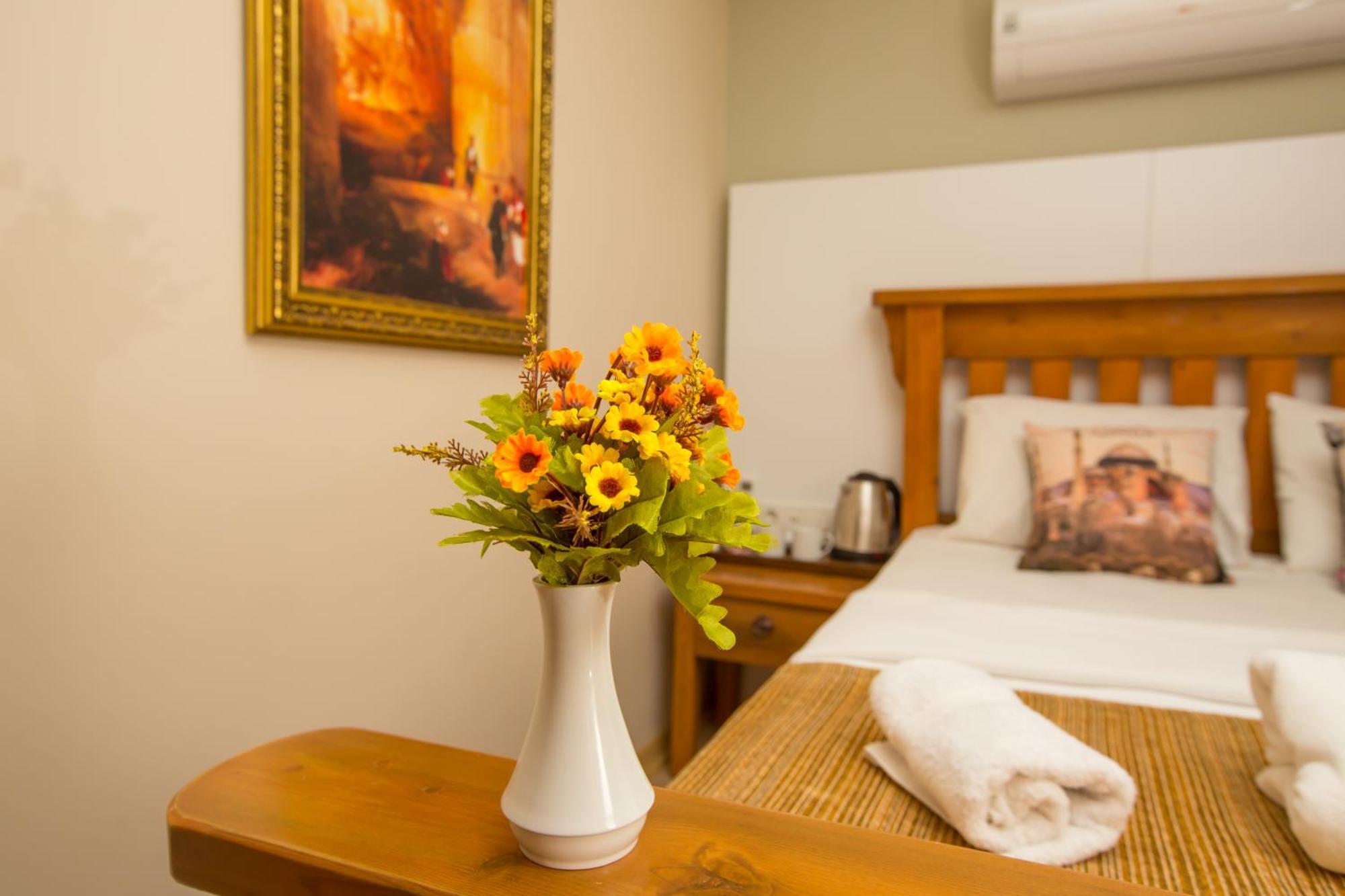 The Peraport Hotel Istanbul Bagian luar foto