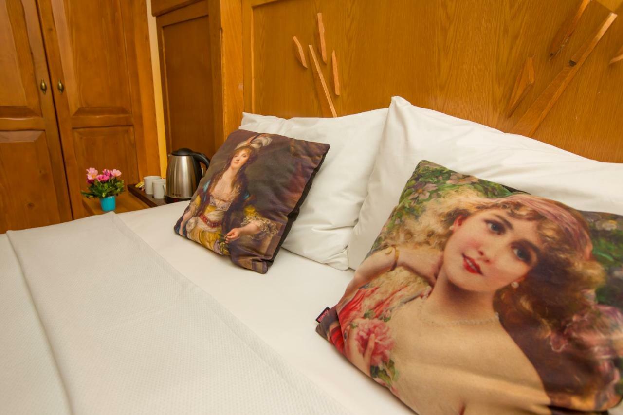 The Peraport Hotel Istanbul Bagian luar foto